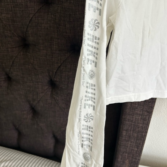 Nike White and Black Trim Tee - Picture 2 of 3